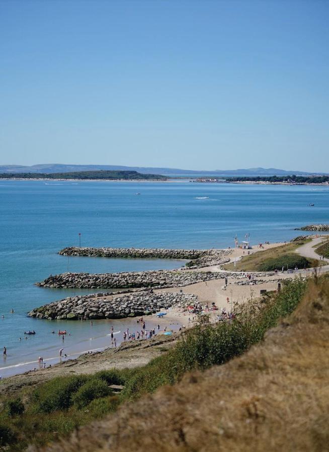 Bertie-By-The-Sea At Hoburne Naish Hotell Highcliffe Exteriör bild