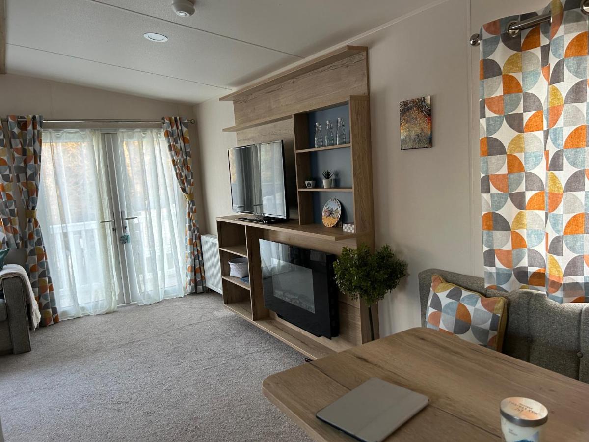 Bertie-By-The-Sea At Hoburne Naish Hotell Highcliffe Exteriör bild